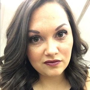 Meet your Posher, Angelique